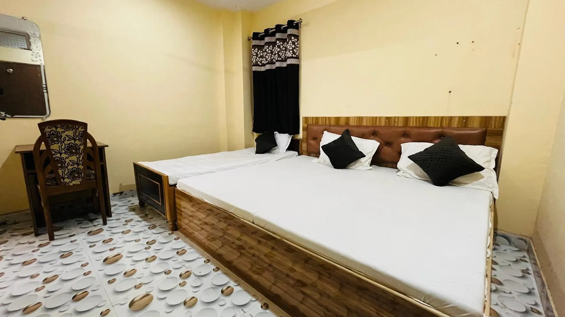 Krishna Villa Varanasi 0*,