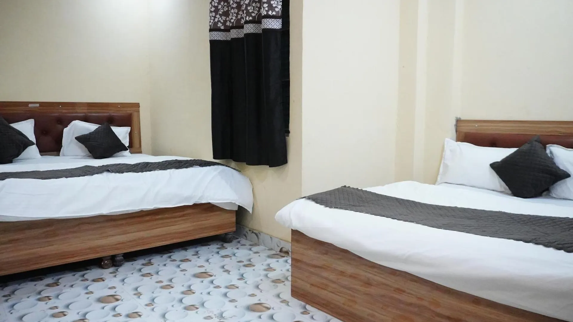 Krishna Villa Varanasi 0*,